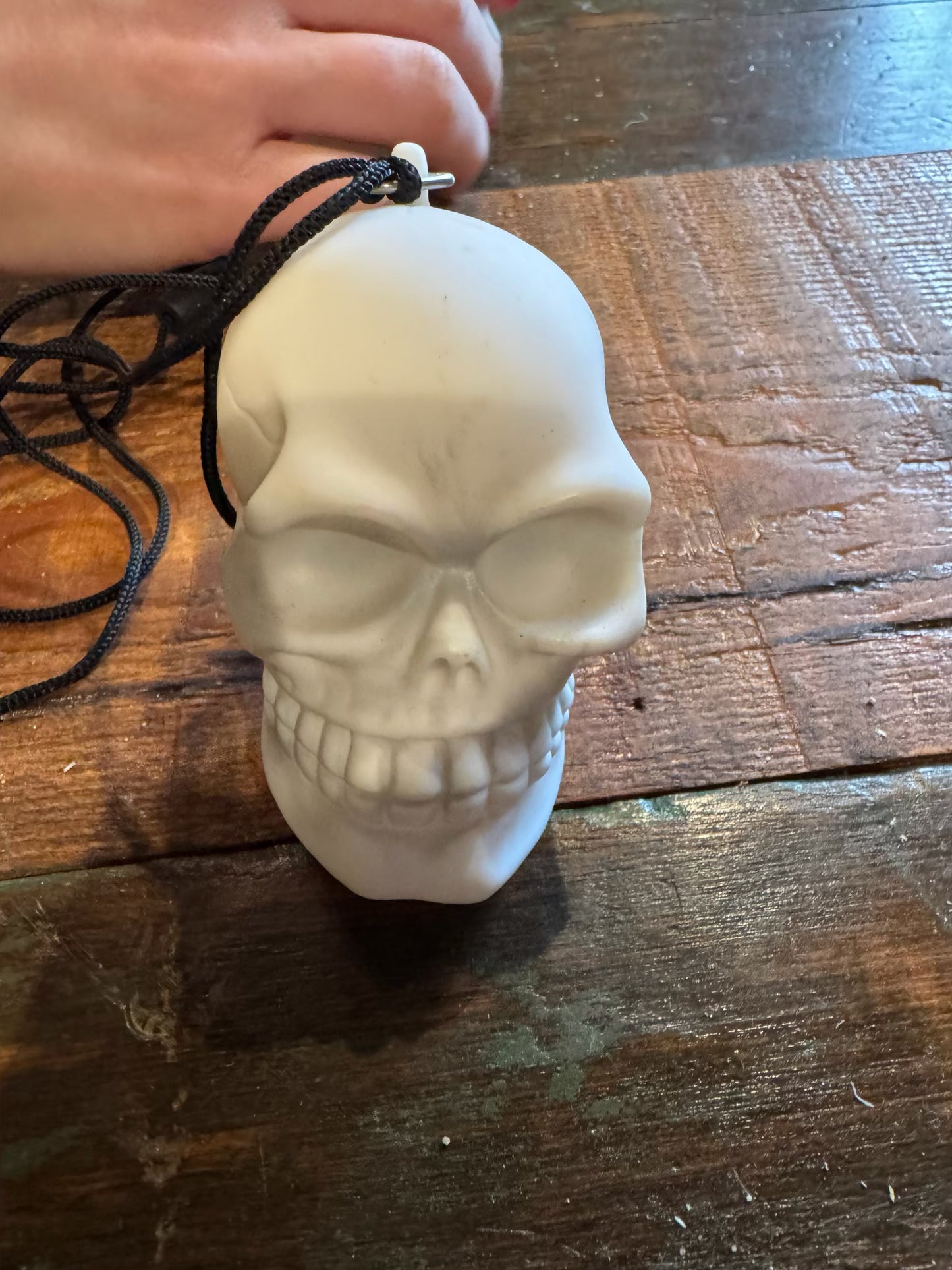 skull blinky bead